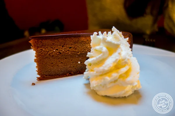 Sachertorte在Blaue Gans在Tribeca,NYC