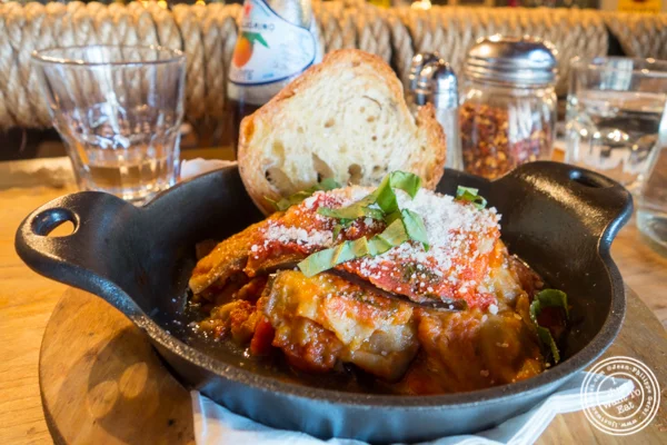 Parmigiana di Melanzane在Numero 28 Pizzeria,NYC,纽约