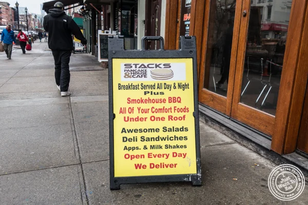 Sign from 叠煎饼屋and Cafe in Hoboken, NJ