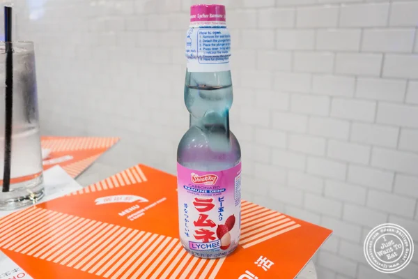 日本Lychee Soda在哟!纽约,纽约州寿司