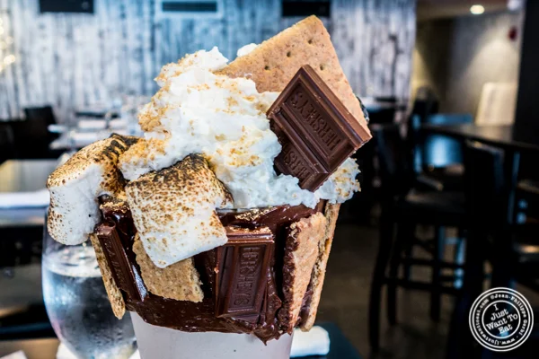 S'mores奶昔在Birch Hoboken,NJ