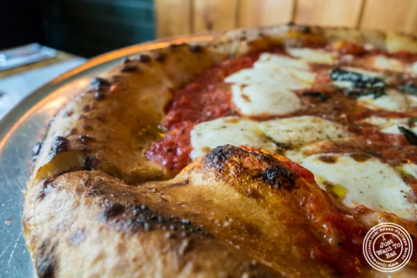 Marge pizza at B侧披萨酒吧在地狱's Kitchen