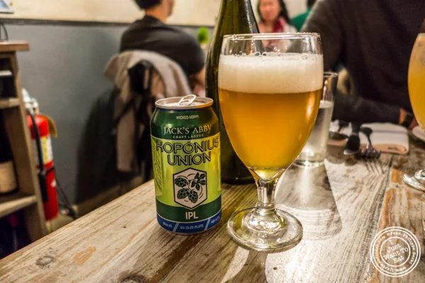 杰克的Abby Hopoonius联盟啤酒在长岛市的LIC市场