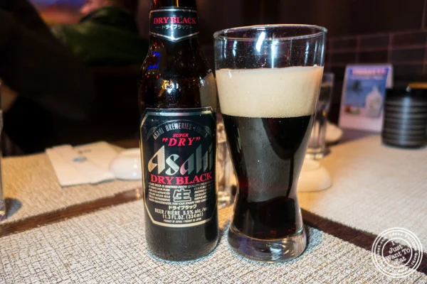 Asahi在Ajisai的干燥黑啤酒在地狱的厨房,纽约,纽约