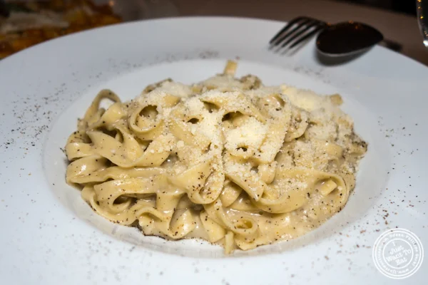 Cacio e pepe在纽约纽约州北部的蒂科省L'Angolo