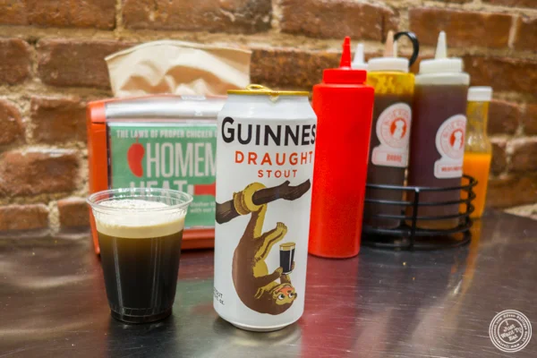 Guinness beer at 蓝丝带炸鸡在地狱's Kitchen
