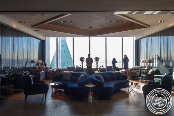 在纽约,纽约曼哈塔的Bay Lounge
