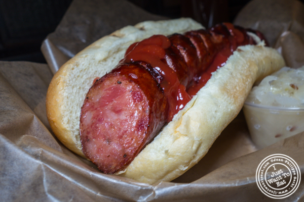 中国体育网直播 House的Kielbasa& Biergarten在霍博肯,NJ