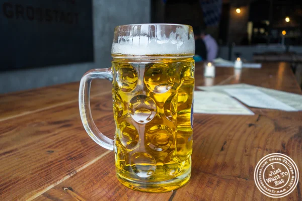 HofbrauMünchen原装在中国体育网直播 Haus& Biergarten在霍博肯,NJ
