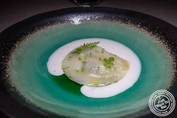 蔬菜在纽约L'Appart饺子