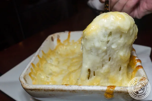 在纽约纽约州大法尼希腊塔韦纳的Saganaki