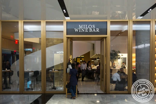 哈德森院子里的Estiatorio Milos