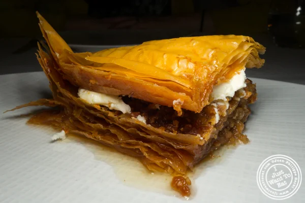 在哈德森院子里的Estiatorio米洛斯的Baklava
