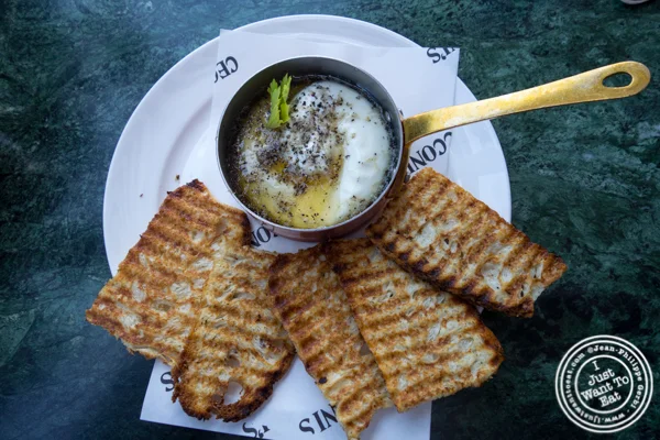 Crostini享用奶醉师的奶酪在Dumbo