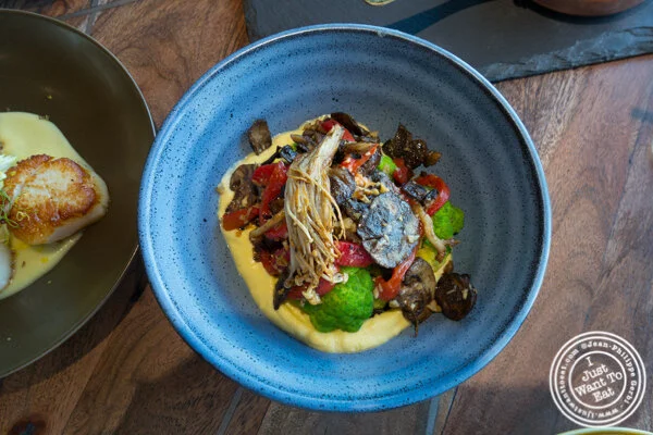 泽西市洛卡(Lokal)的Mushroom al Ajilo