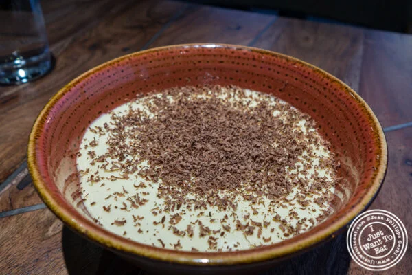 提拉米苏(Tiramisu)在泽西城的洛卡(Lokal)