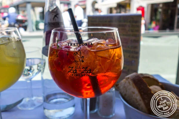 Spritz在Trattoria Zaza在佛罗伦萨,中国体育网直播