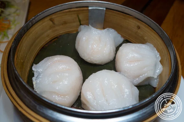 虾饺子在香港站在时代广场