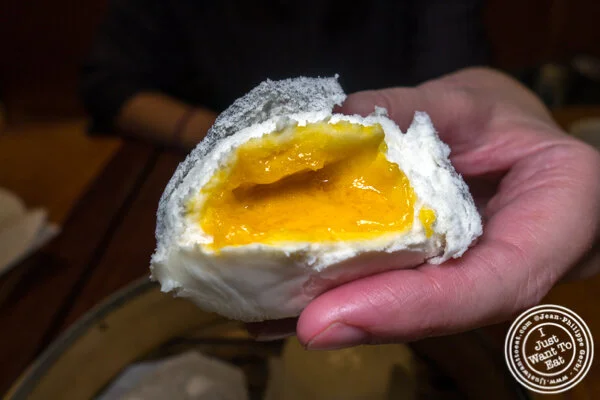 在香港站的甜蛋黄薄乳面包在时代广场