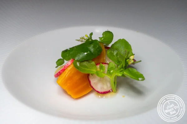 Golden beets and radishes amuse at Benno in 纽约市, NY