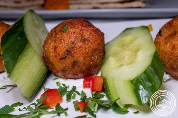 Zucchini fritters at Ammos Estiatorio in 纽约市, NY