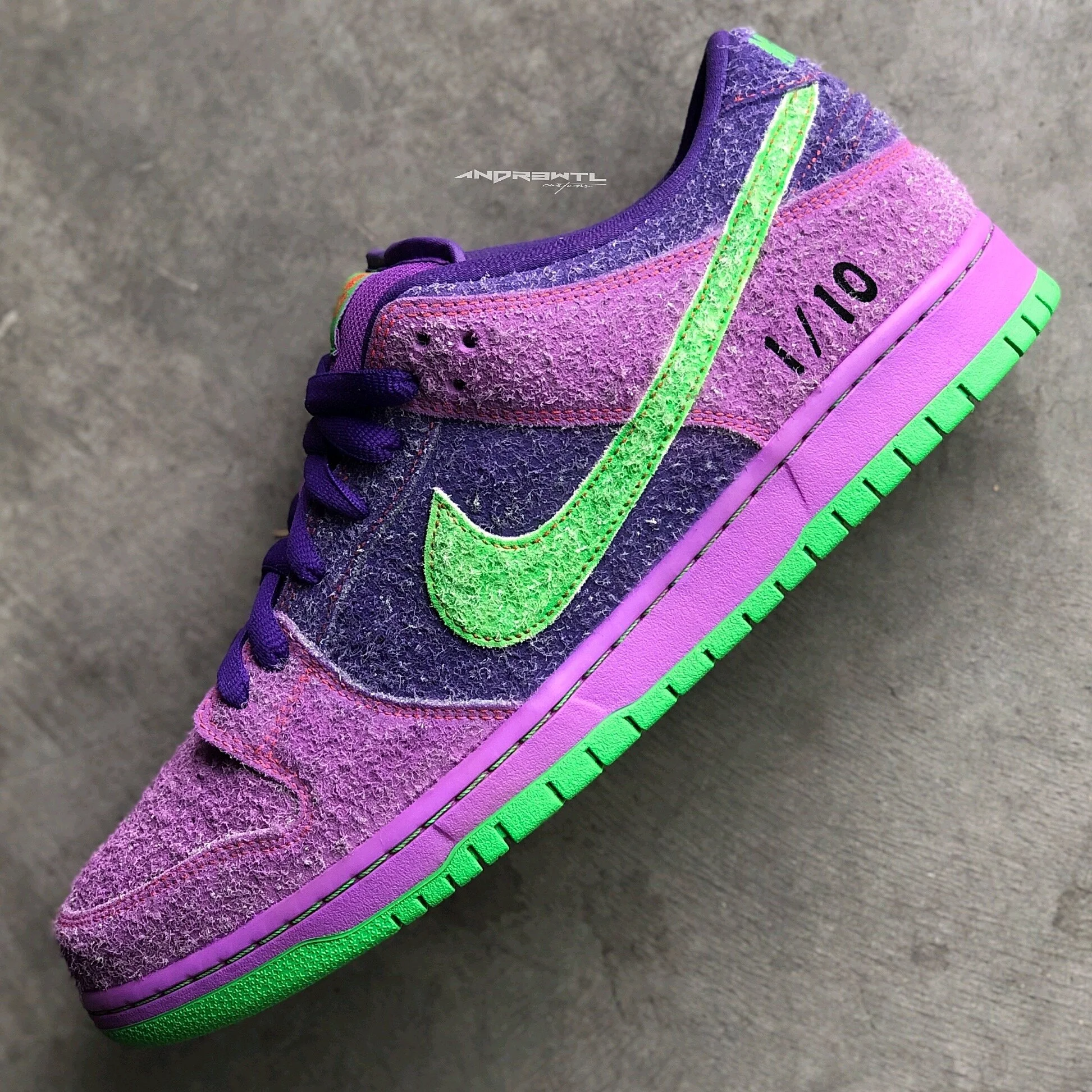 nike dunk reverse skunk