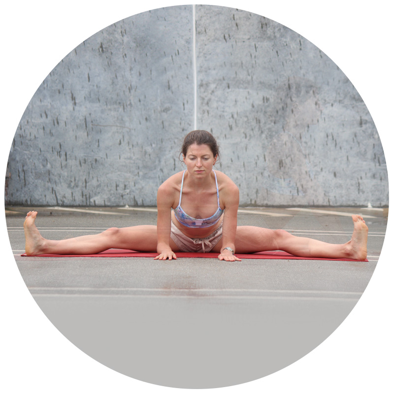 第13天:#upavisthakonasana /#wideleggedseatedforwardbend!