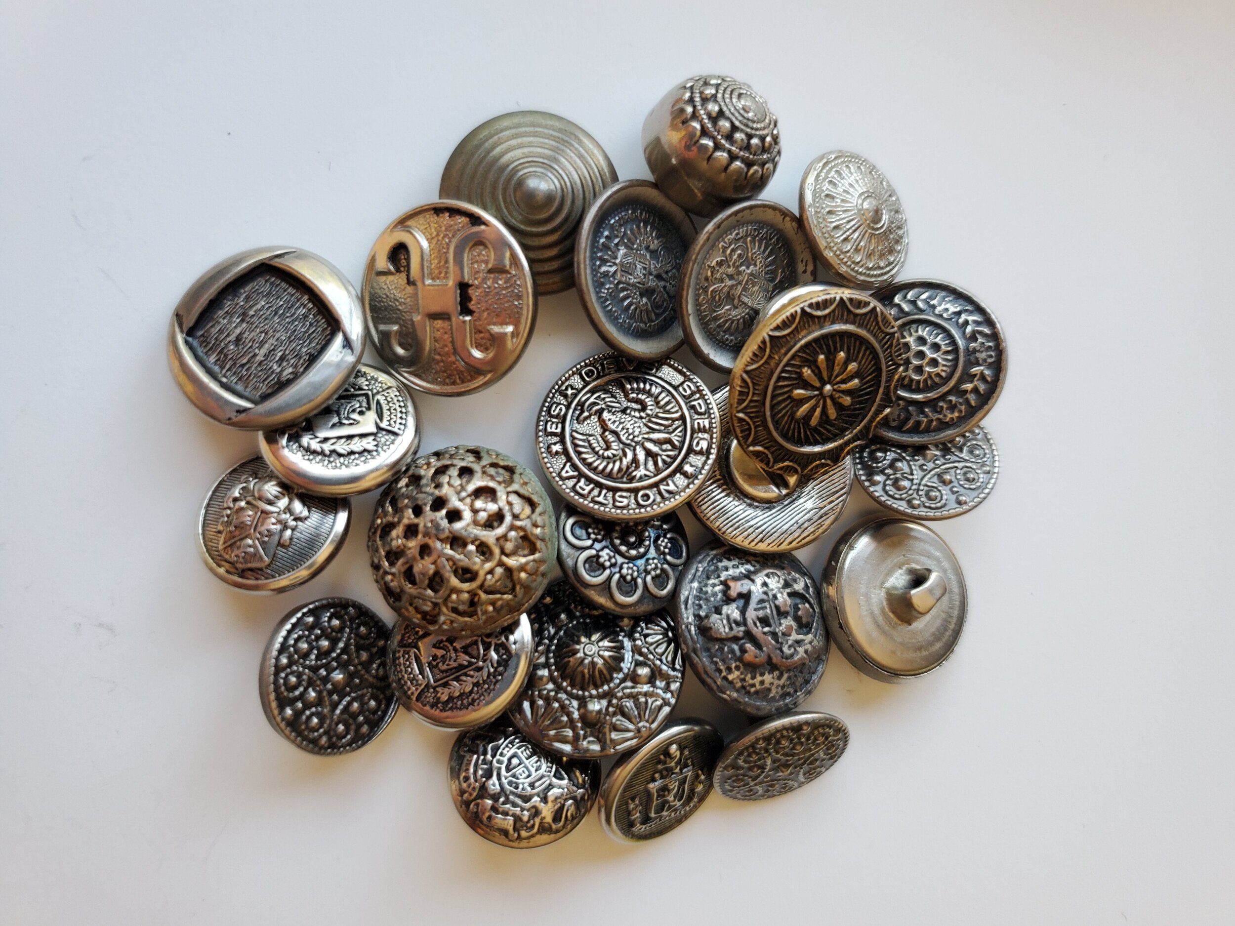 Silver Metal Buttons - Lot 1 — 183 Vintage Buttons