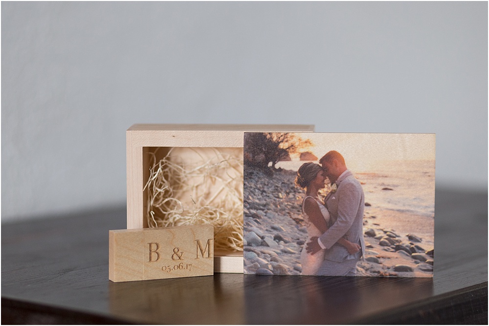 wood-box-usb-wedding-photos-jackielamas.jpg
