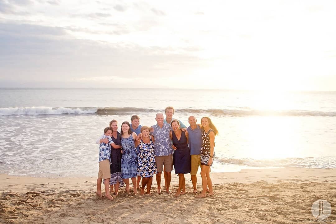 Group hugs! Those are my favorite to use during sessions so that everyone feels the love!
Sunset photo sessions are also my favorite in #PuertoVallarta!
.
.
.
Sent via @planoly #planoly #familyphotos #mexicotrip #familytravel #famvacation #familytip #puertovallarta #visitpuertovallarta #familytriptomexico #mexicotrip #pvr #planenpuerto #beachpics #beachlife #beachpics #beachportraits #canomcamera #nichephotography #buceriasphotographer #lovetravel #familiasviajeras #viajarconhijos #viajarenfamilia #travel #travellust