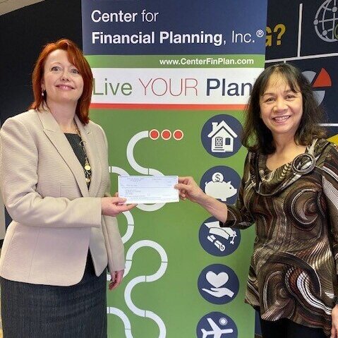 Jeanette LoPiccolo,CFP®和MOTCC助理音乐总监Suzanne Acton
