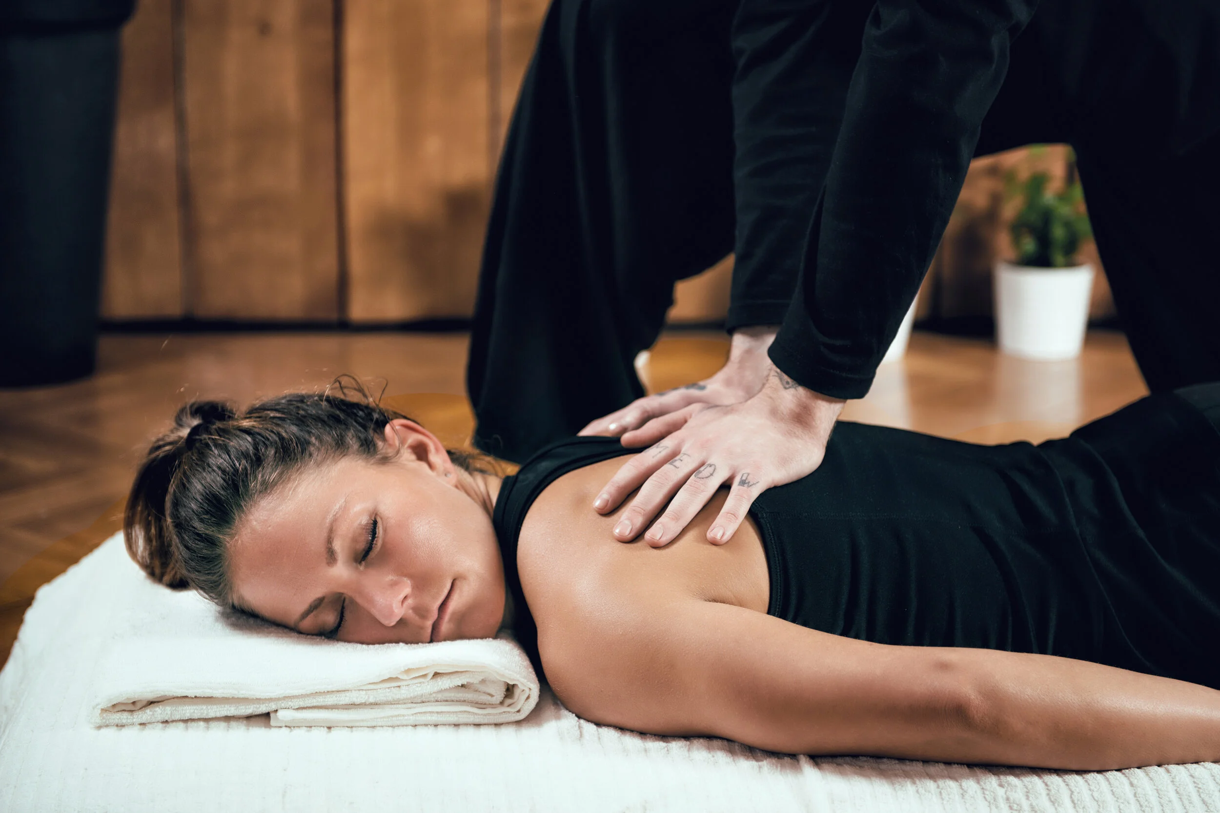 Массажная свеча Hot Shiatsu, сандал, 130 гр 0T-00015056 - SHIATSU - Массажные свечи - Купить