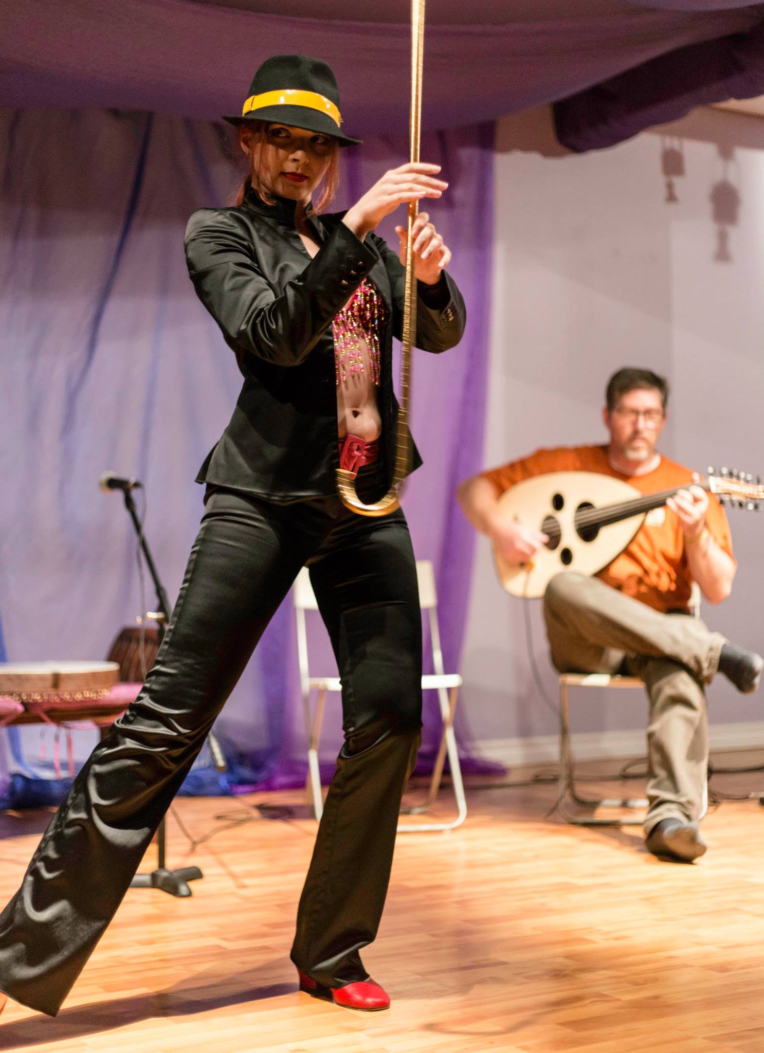 Belly dancer Iana. 蜻蜓hafla,soundtrack版,与obskurah,2014年10月,照片作者ken dobb