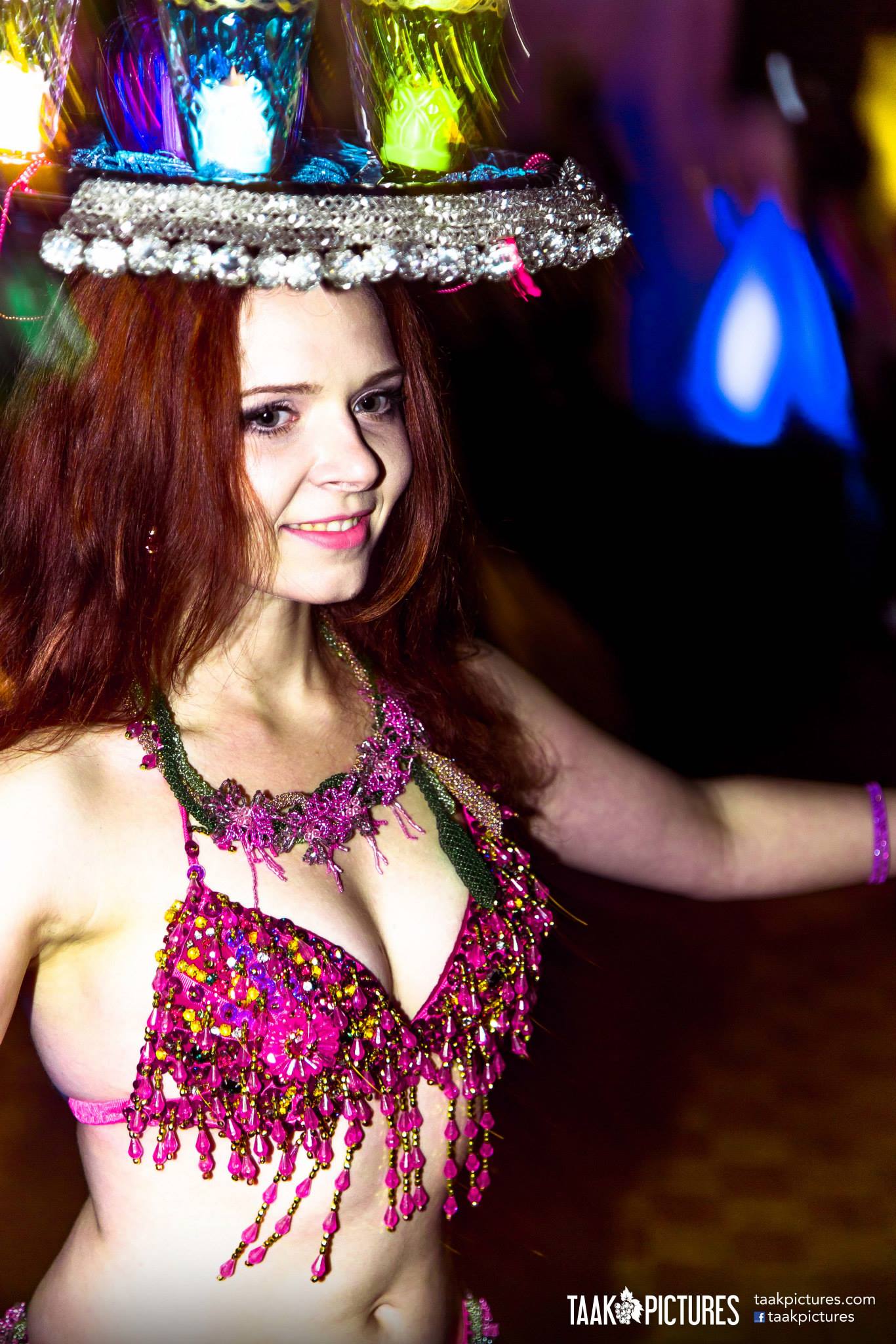 Belly dancer Iana. 万圣节派对由DJ Amir 3000,多伦多,2014年10月,照片由Pourya Taghavi。