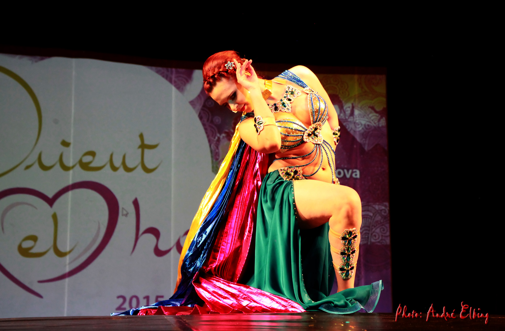 Belly dancer Iana. 东方EL滚刀滚刀节在索非亚,保加利亚。节目。 2015年10月。照片作者 André Elbing.