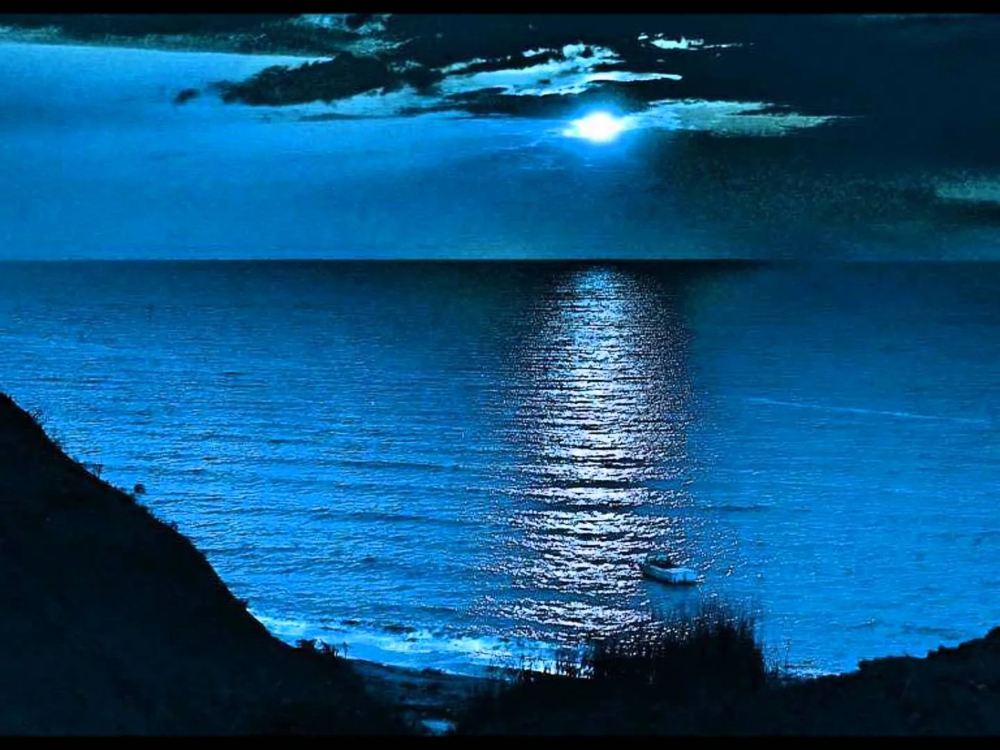 Красота моря ночью