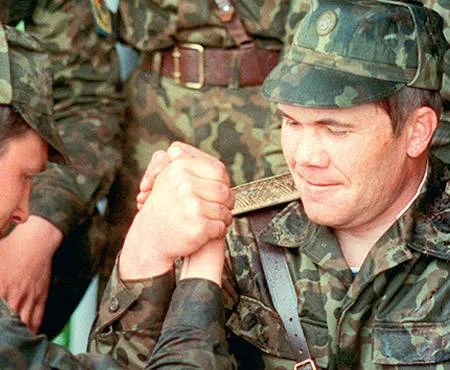 Александр Лебедь, 1998 год.