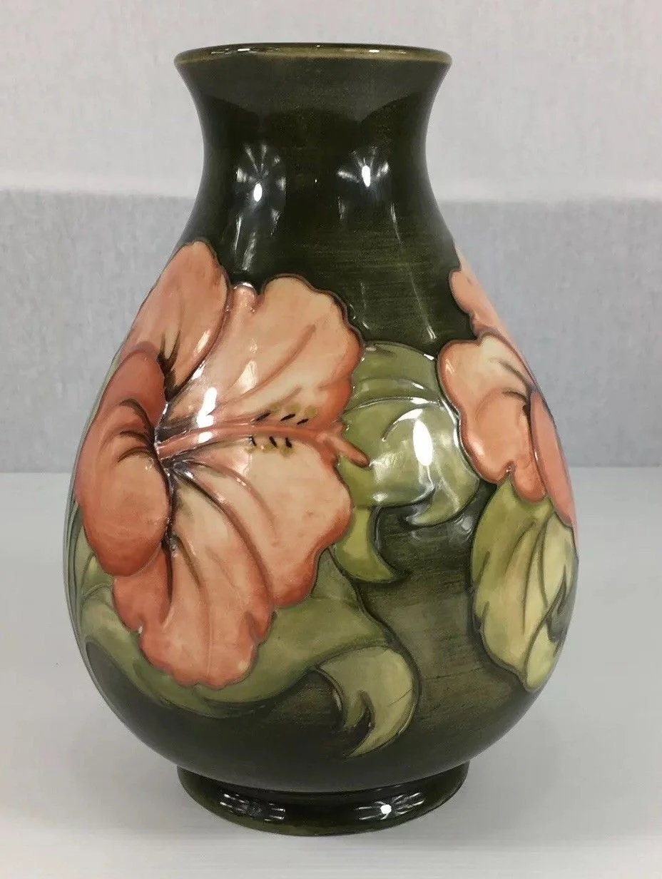 Moorcroft 1928 1953 Hibiscus Pattern Green Vase 21cm In Height