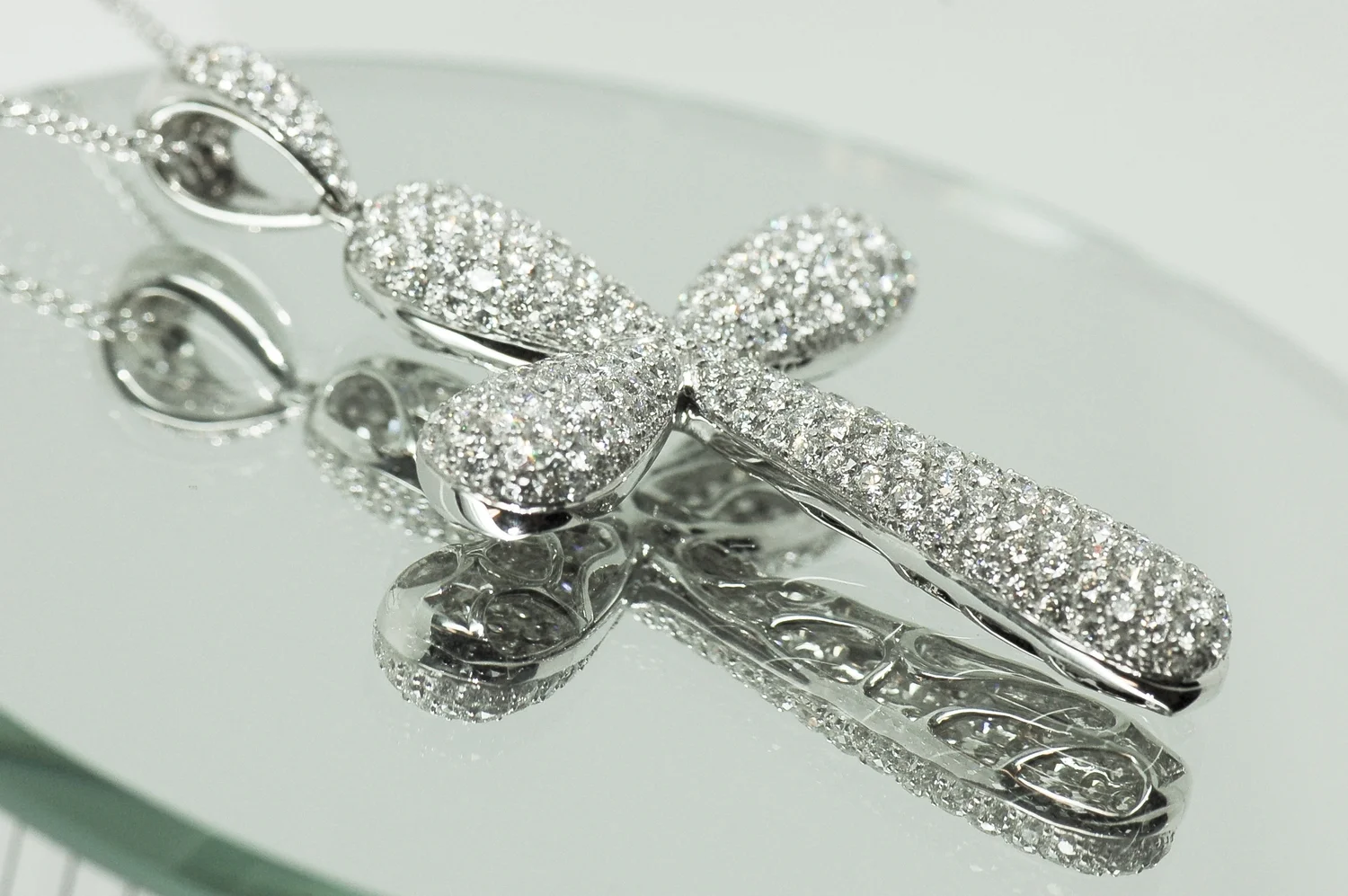 18 Karat White Gold Pave Set Diamond Pendant Diamond Brokerage