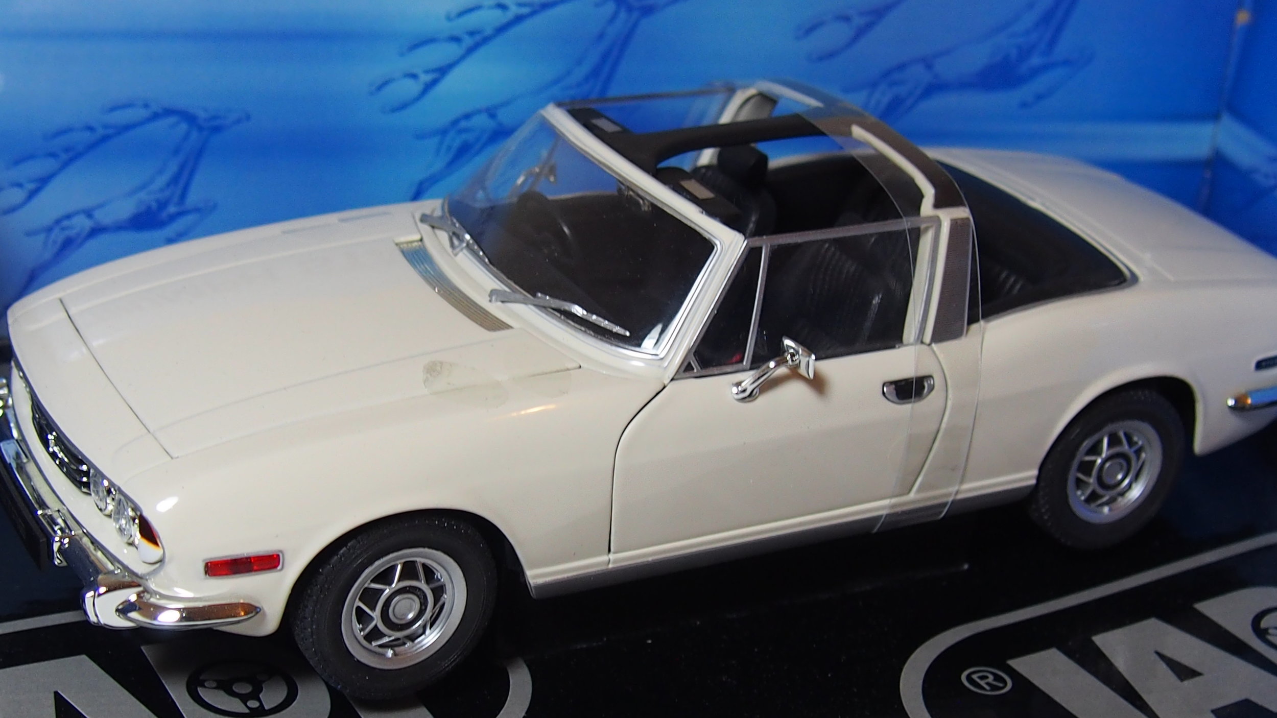 1974 Triumph Stag by revell 1:18 scale — CS-DIECAST-TUNING