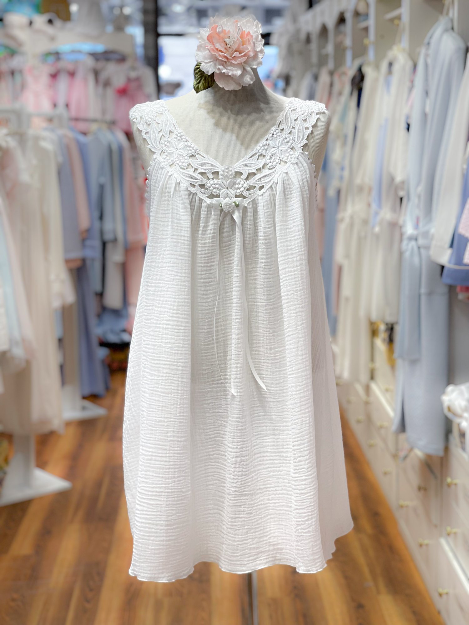 100% Cotton Gauze Sleeveless Lace Trim Short Gown — Bonne Nuit