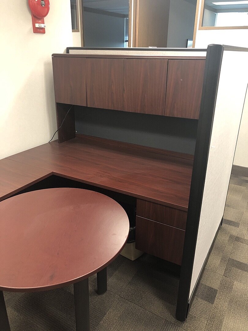 L Shape Desk W Hutch 2 Bf Peds Mahogany Premiere Used Office