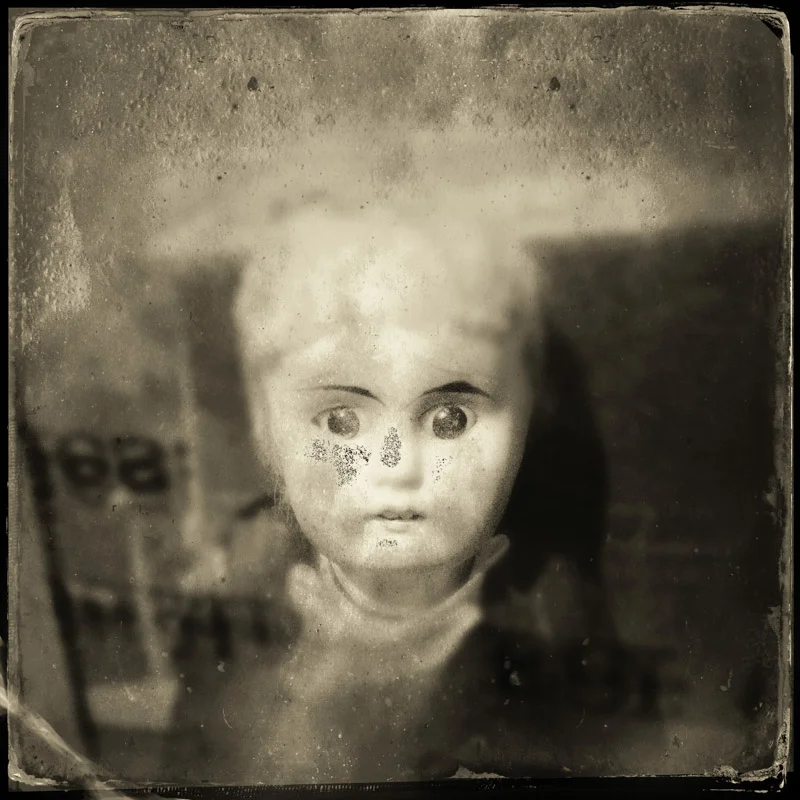 creepy dolls shop