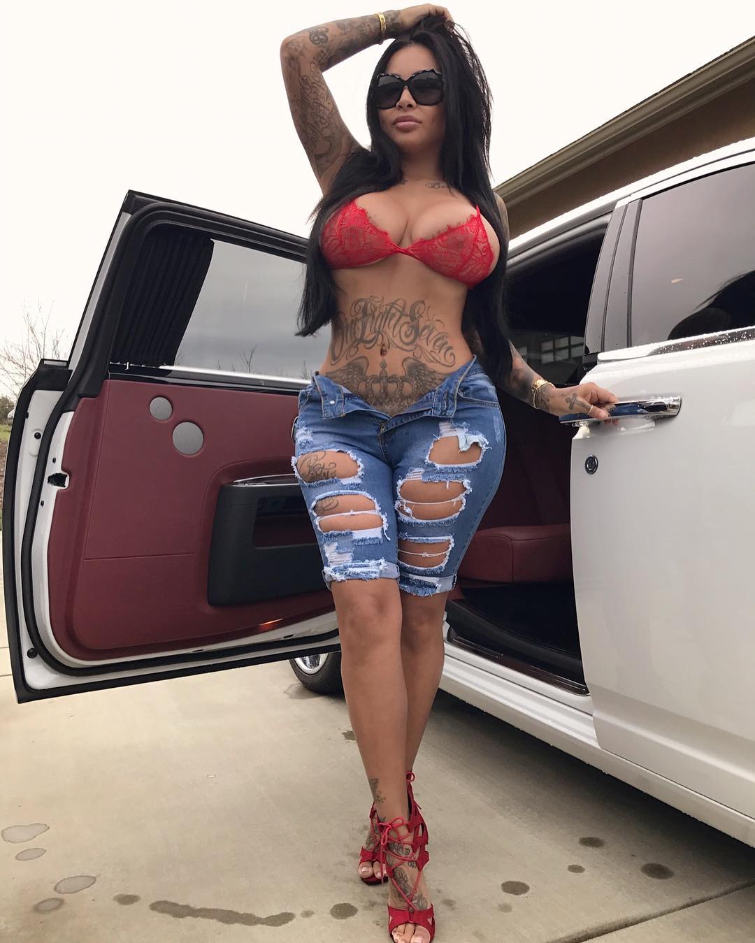 Thick instagram model imbrittanya pic