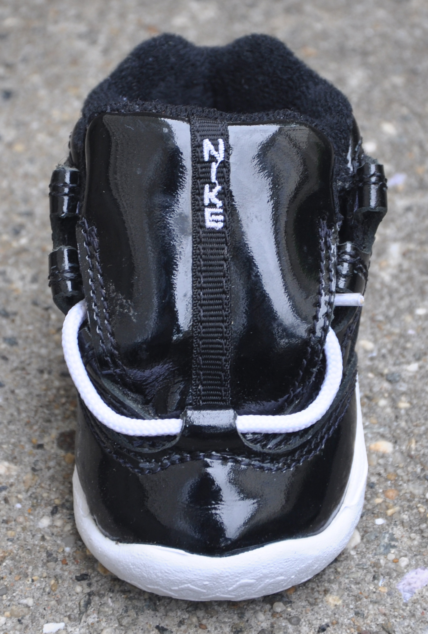 black patent nike trainers
