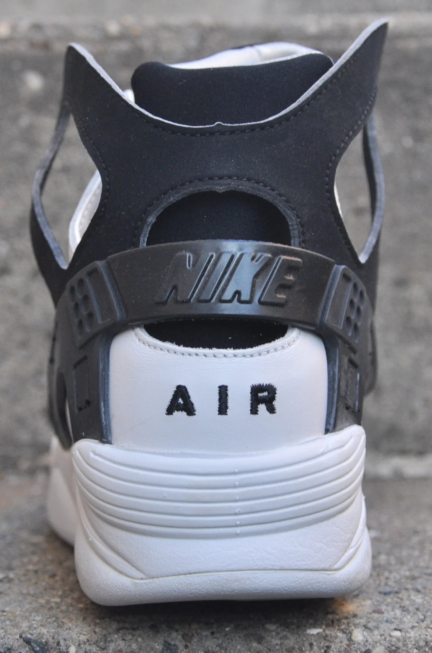air flight huarache silver