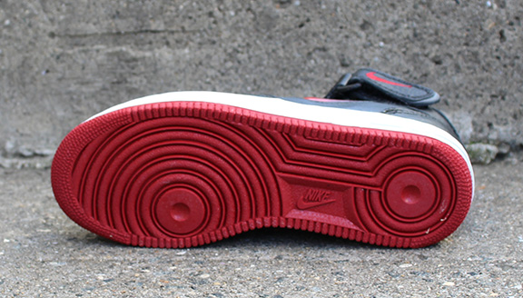 red and black air force 1 mid