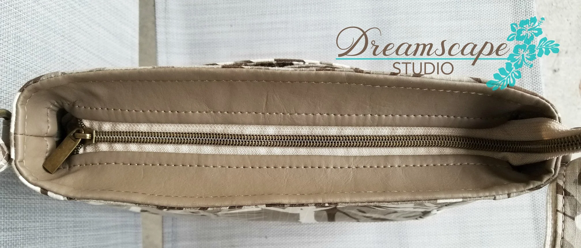 oakley crossbody bag