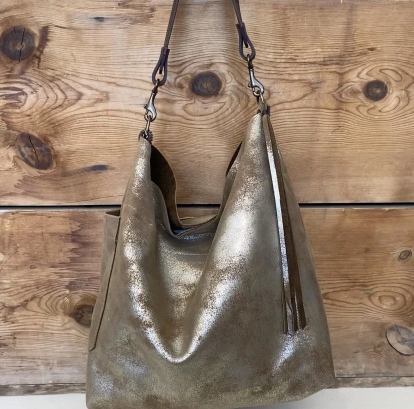 Distressed Metallic Hobo by elke