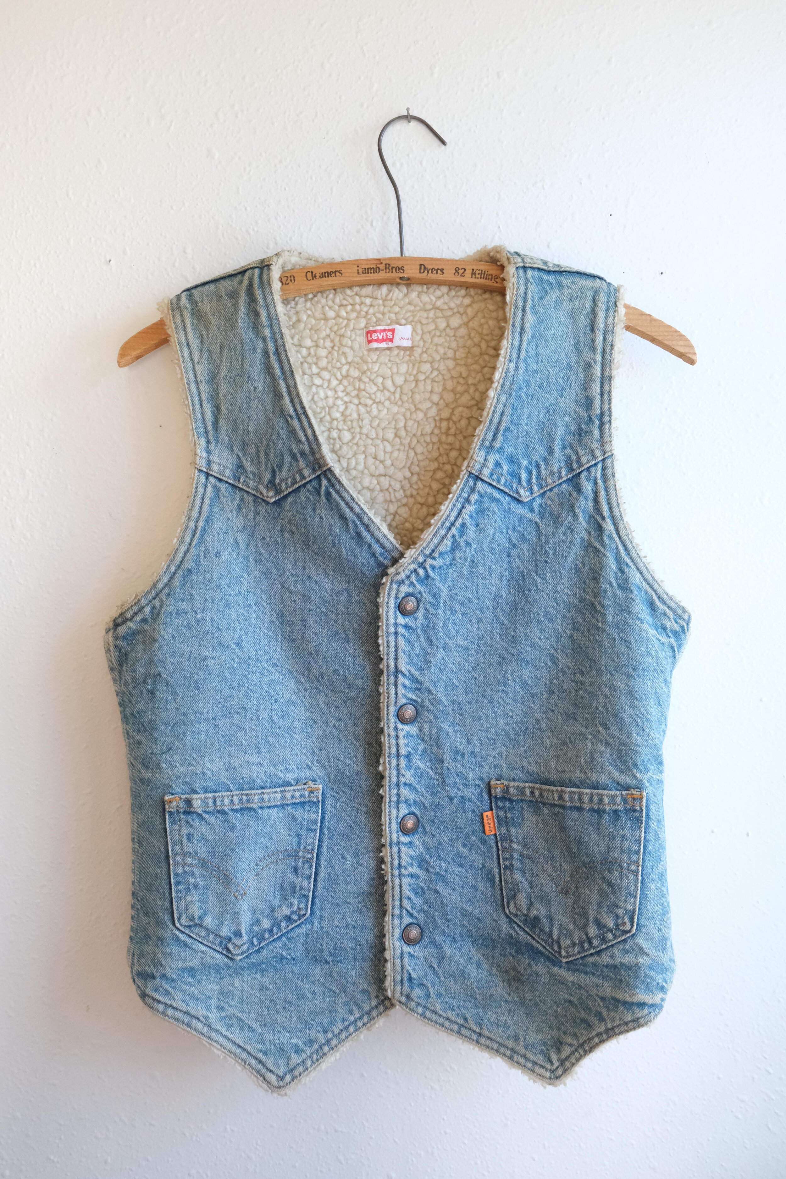 levis sherpa vest